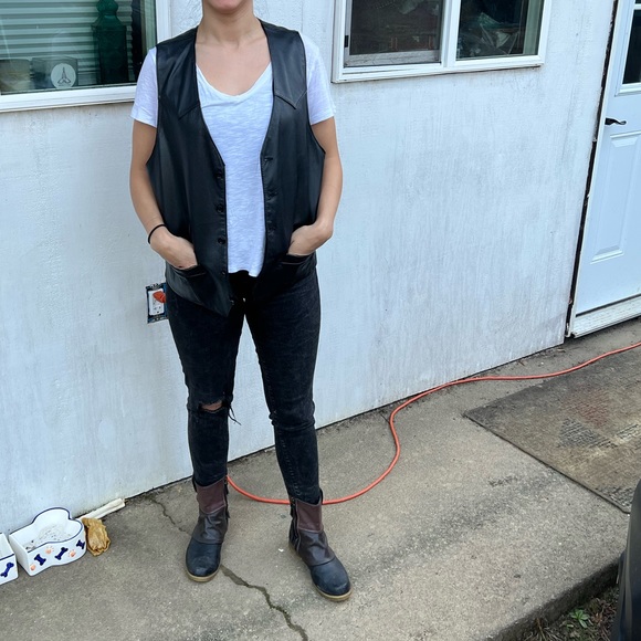 Scully vintage genuine leather classic black button down vest - Picture 15 of 15